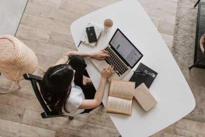 Social Media Manager Jobs From Home 2026: What You’ll Earn and How to Start