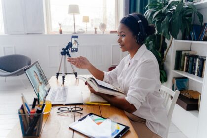 Remote Customer Service Jobs: Who Actually Hires Internationally and What It Pays